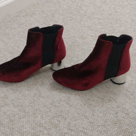 Public Desire Chelsea Styled Ankle Boots - Picture 3 of 5